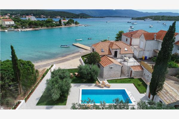 Hiša K1, na 8 osebe