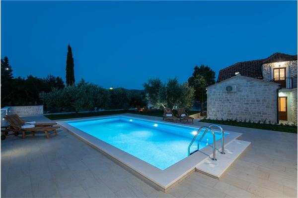 Hiša K1, na 8 osebe