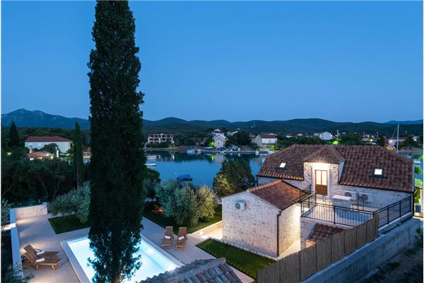 Hiša K1, na 8 osebe