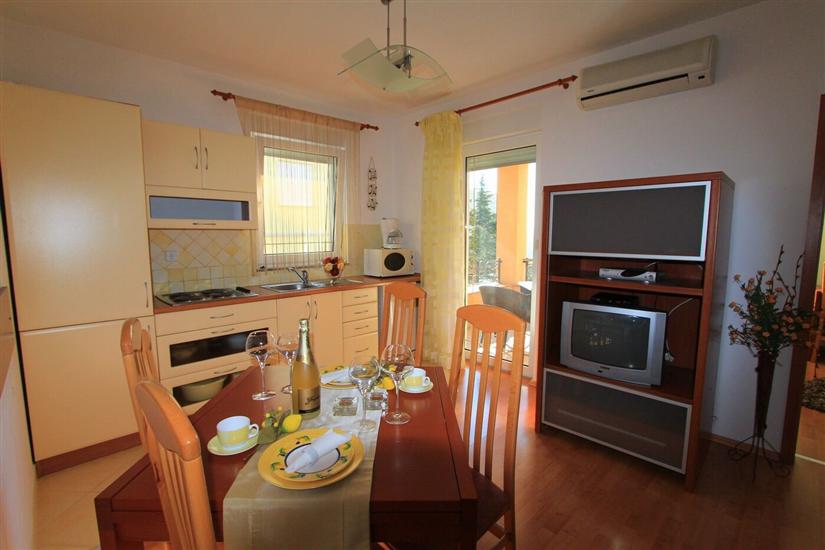 Apartment A1, for 5 persons