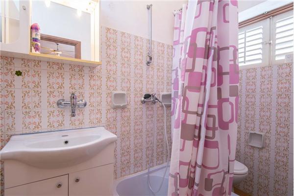 Apartment A1, for 6 persons