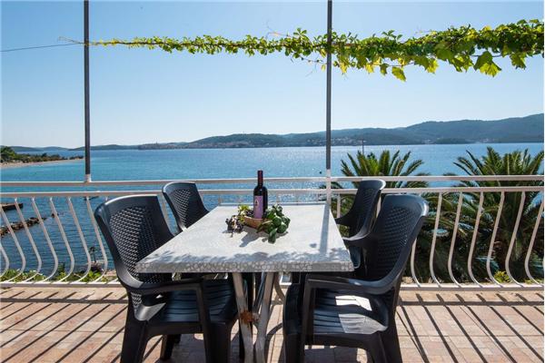 Apartment A1, for 6 persons