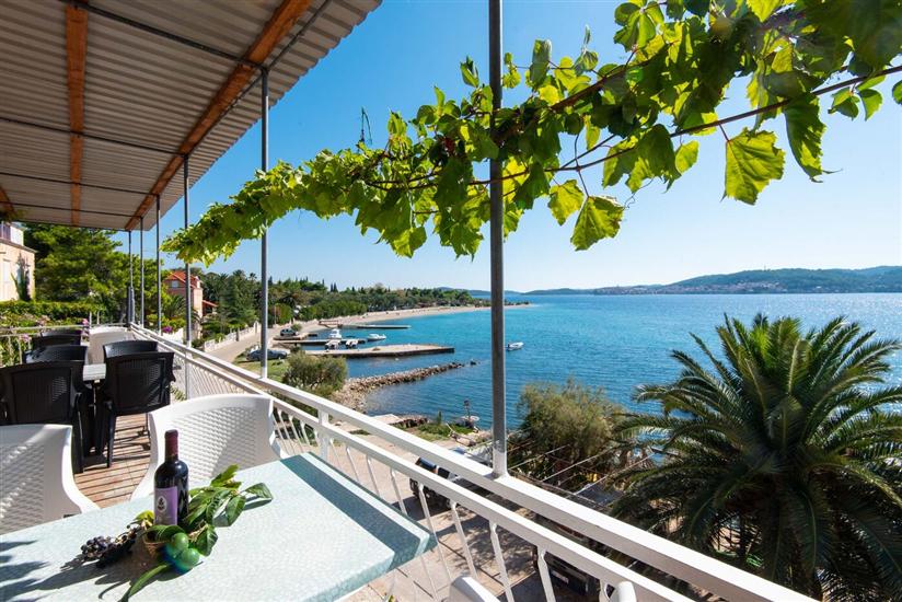 Apartment A2, for 3 persons