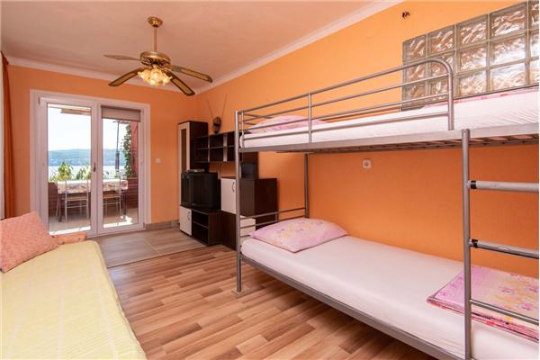 Apartment A3, for 5 persons