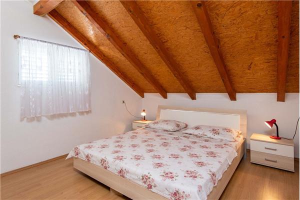 Apartment A5, for 6 persons