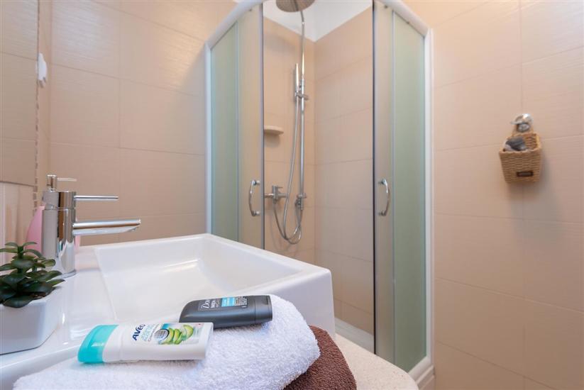 House K1, for 10 persons