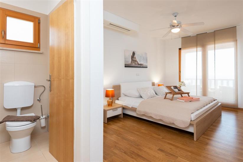 House K1, for 10 persons