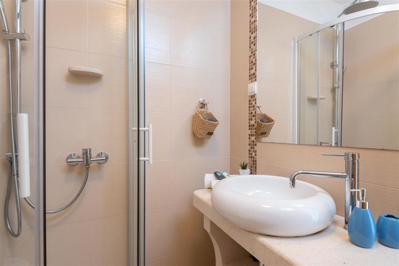 House K1, for 10 persons