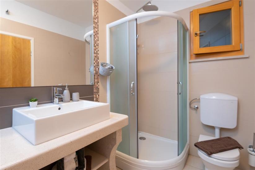 House K1, for 10 persons