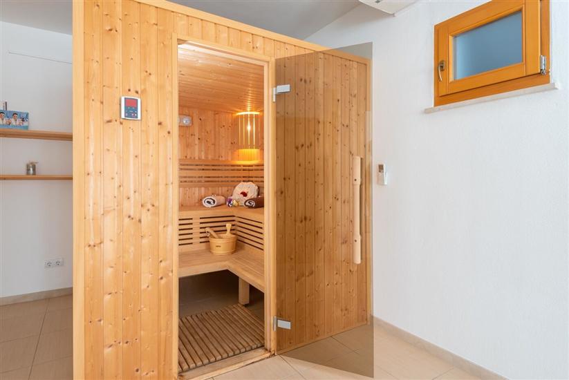 House K1, for 10 persons