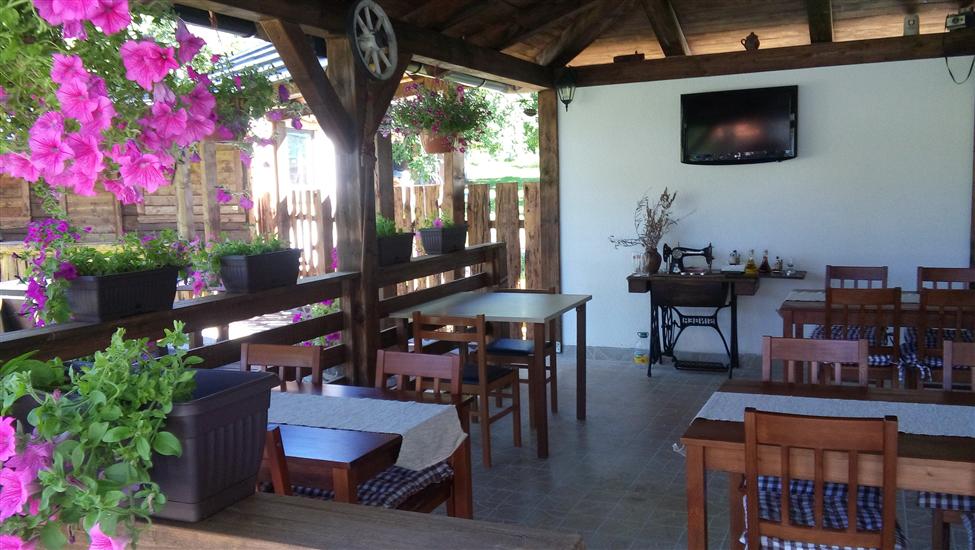 Apartment and Rooms Nevenka