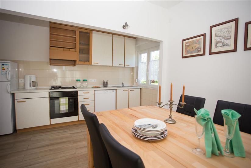 Apartment A1, for 8 persons