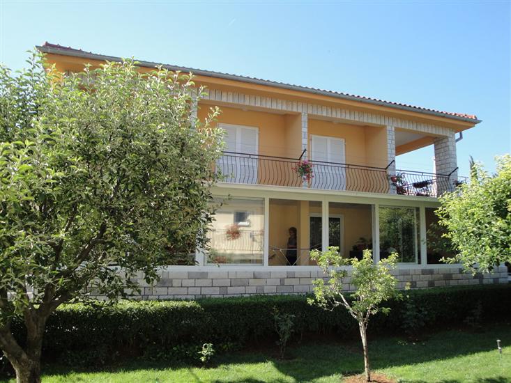 Apartments Kirinčić N.