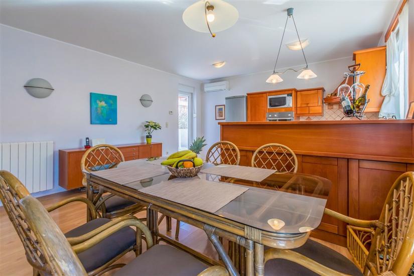 Apartment A5, for 5 persons