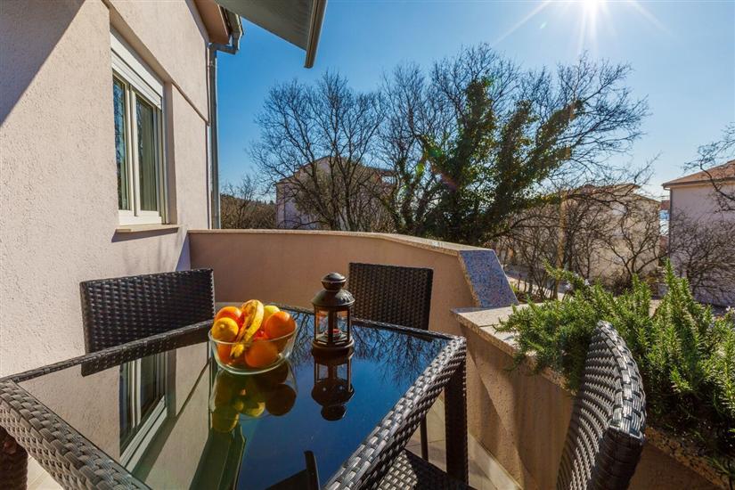 Apartment A5, for 5 persons