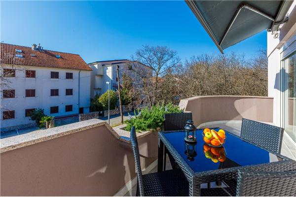 Apartment A5, for 5 persons