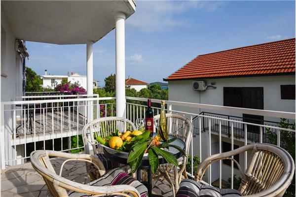 Apartment A2, for 4 persons