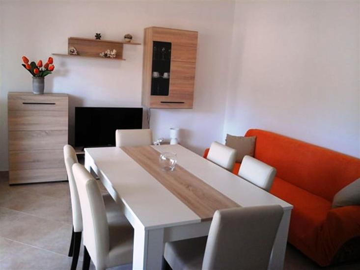 Apartment A1, for 5 persons