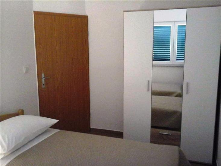 Apartment A1, for 5 persons