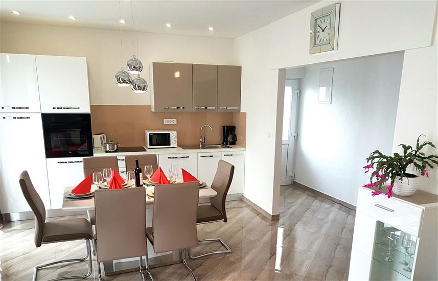 Apartment A1, for 8 persons