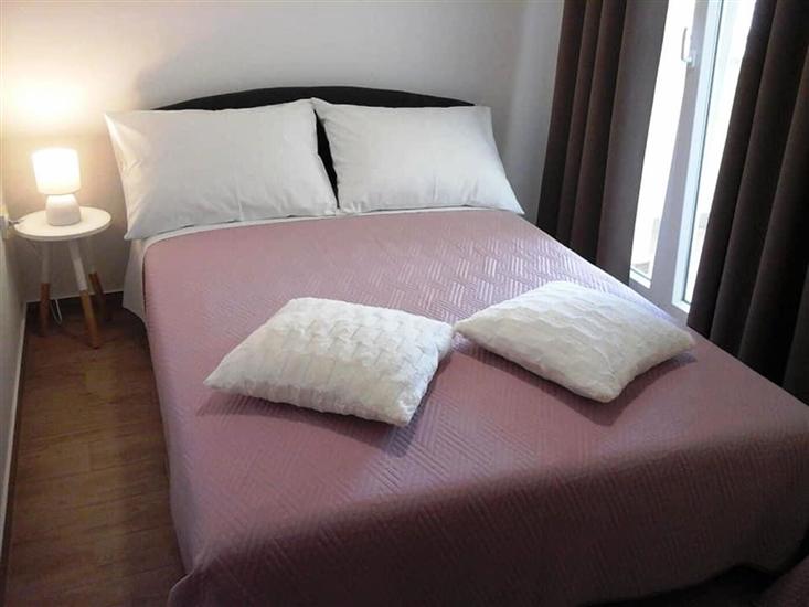 Apartment A2, for 5 persons