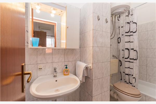 Apartment A2, for 5 persons