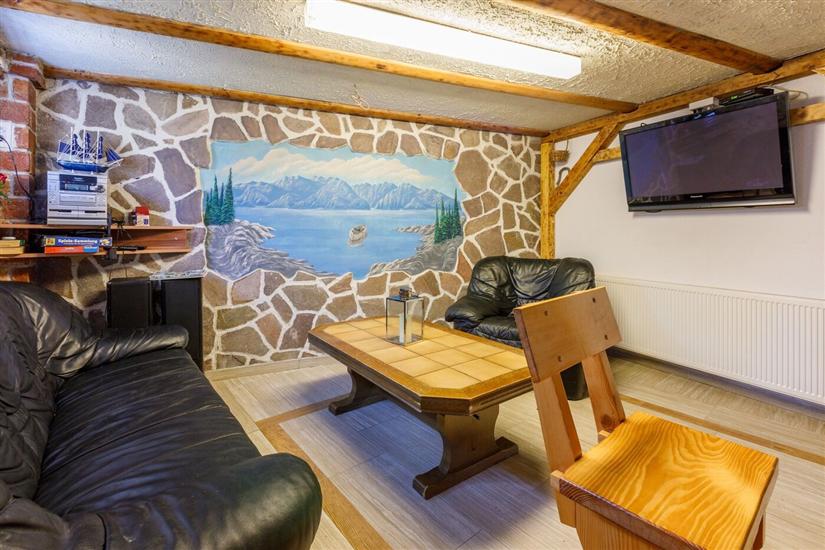 House K1, for 8 persons