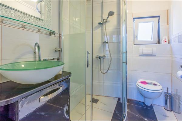 House K1, for 8 persons