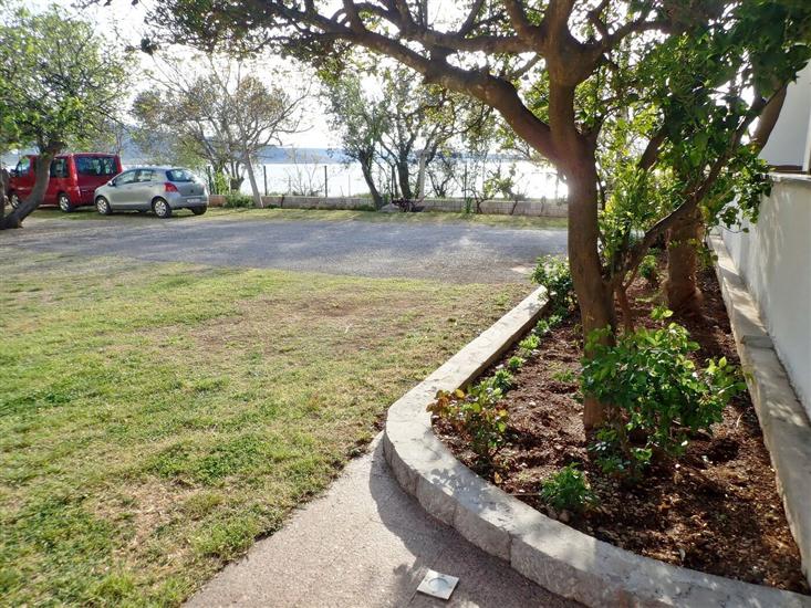 Room S1, for 3 persons