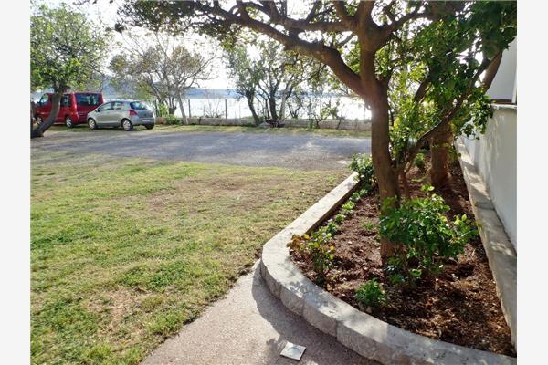 Room S1, for 3 persons