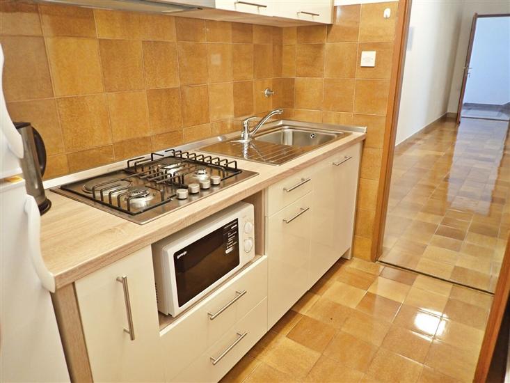 Room S1, for 3 persons