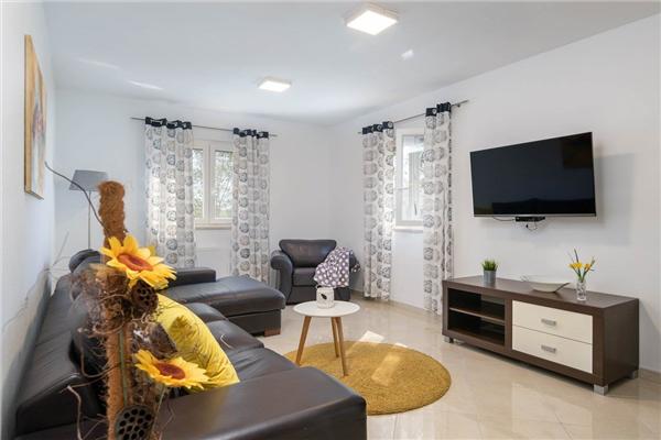 House K1, for 8 persons