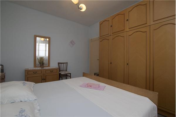 Room S1, for 2 persons