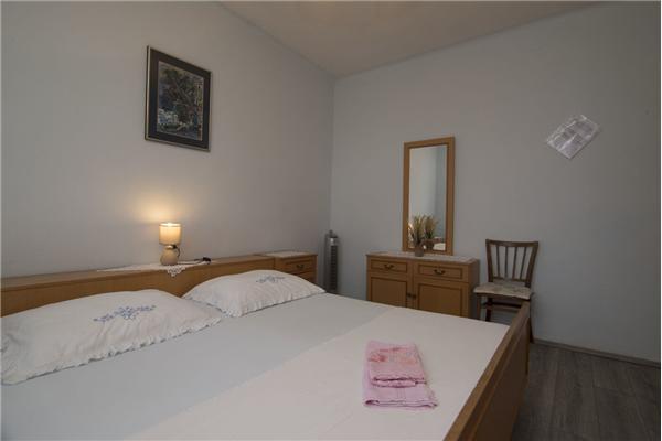 Room S1, for 2 persons