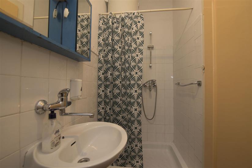 Room S4, for 3 persons