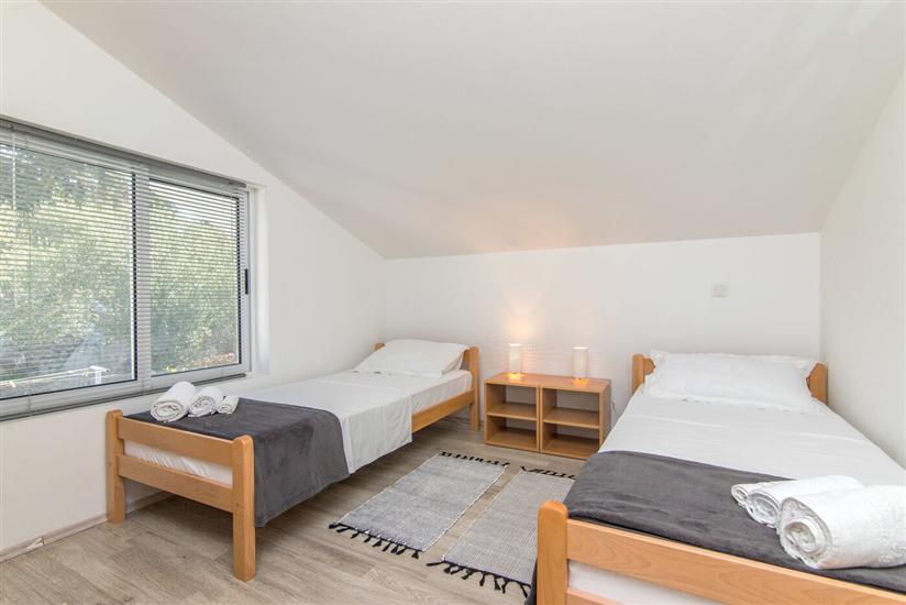 Apartment A1, for 6 persons