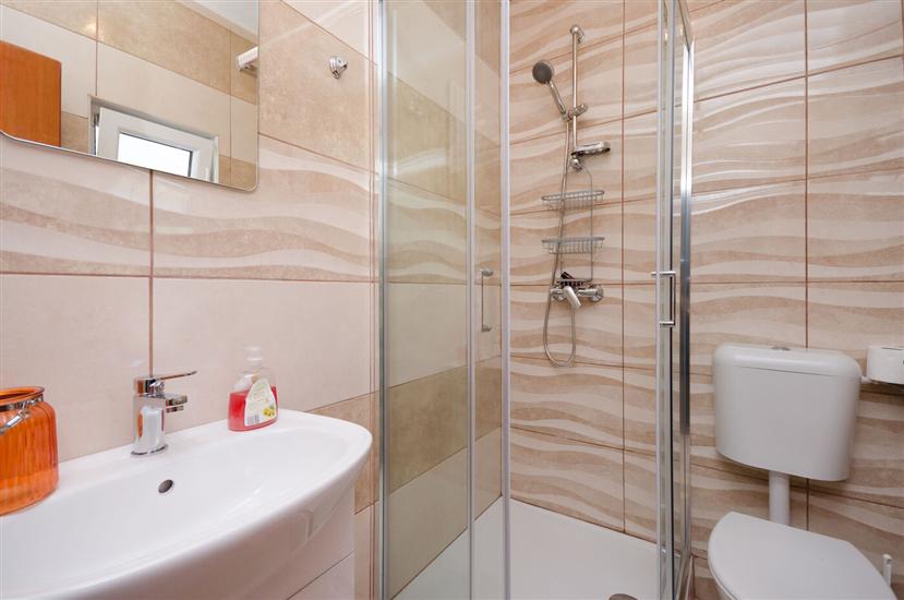 Apartment A1, for 6 persons