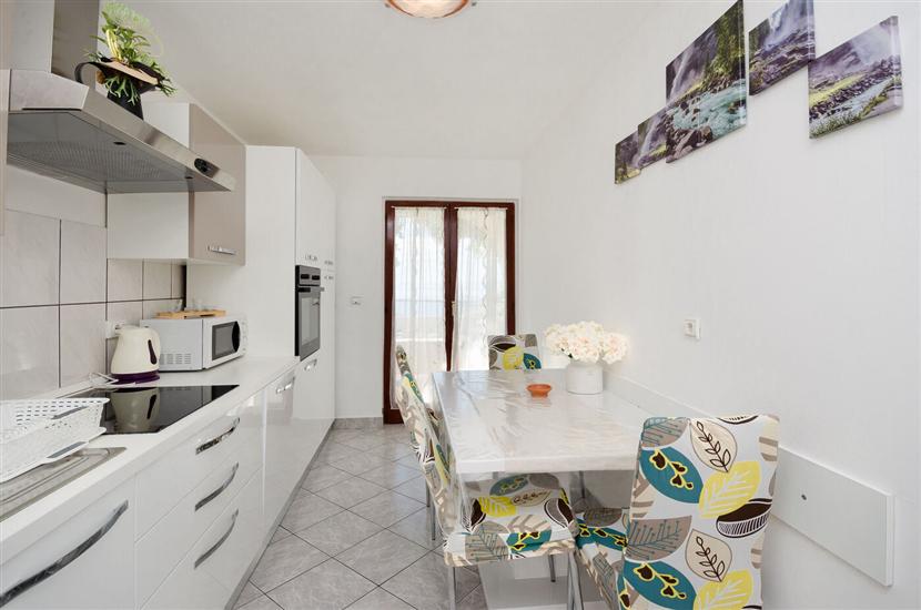 Apartment A3, for 5 persons