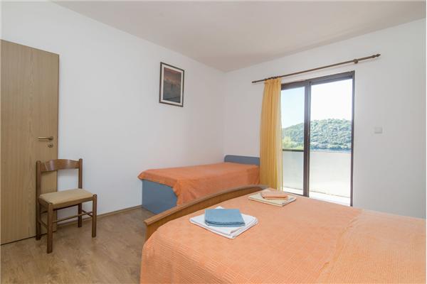 Apartment A1, for 5 persons