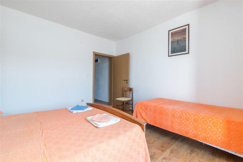 Apartment A1, for 5 persons