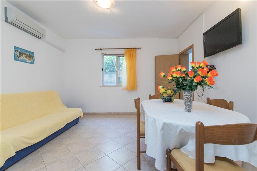 Apartment A1, for 5 persons