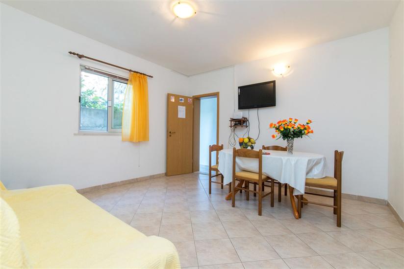 Apartment A1, for 5 persons