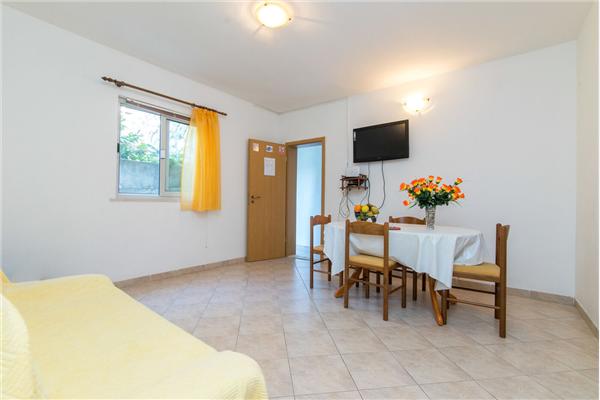Apartment A1, for 5 persons