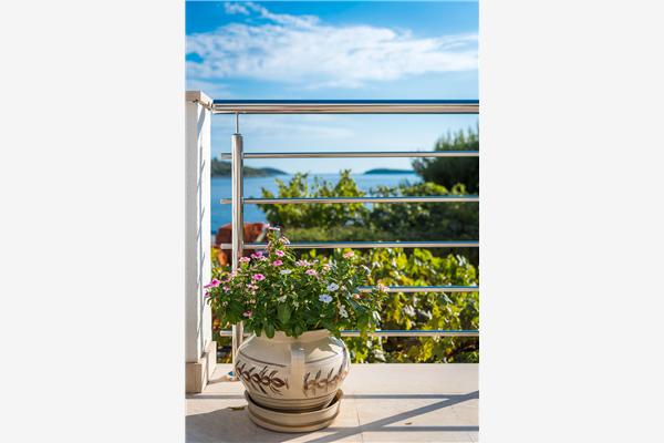 Apartment A1, for 8 persons