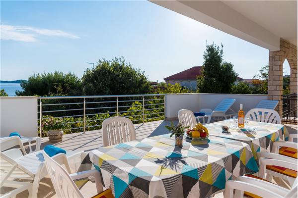 Apartment A1, for 8 persons