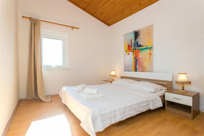 Apartment A2, for 5 persons