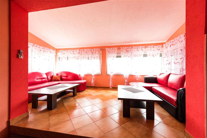 Apartment A4, for 6 persons