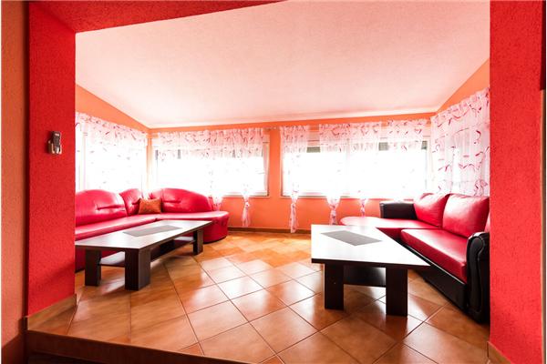 Apartment A4, for 6 persons