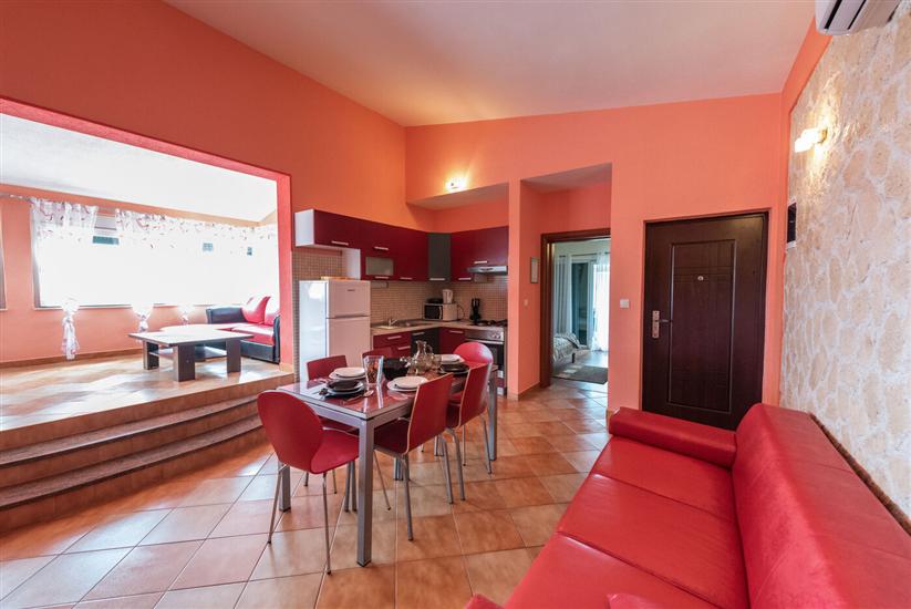 Apartment A4, for 6 persons