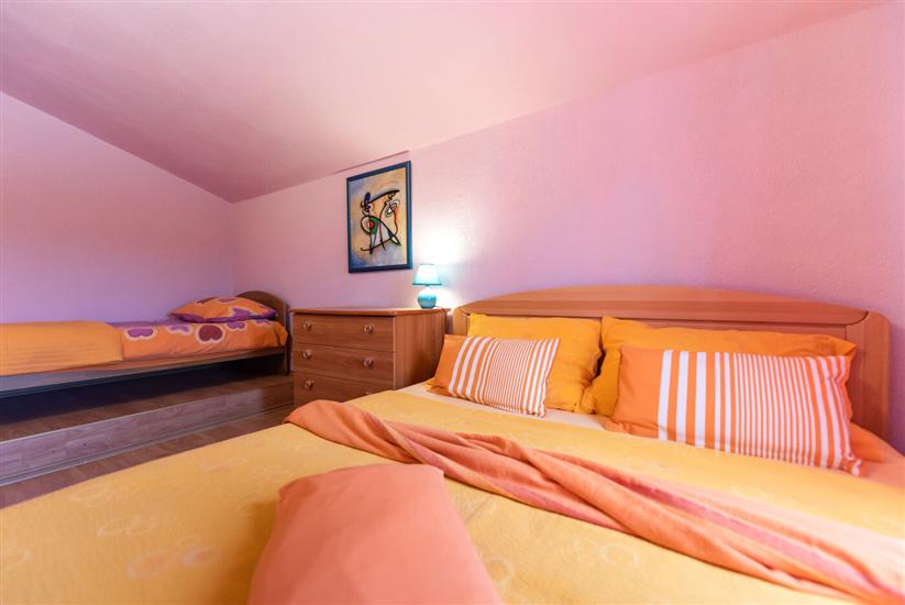 Apartment A5, for 8 persons